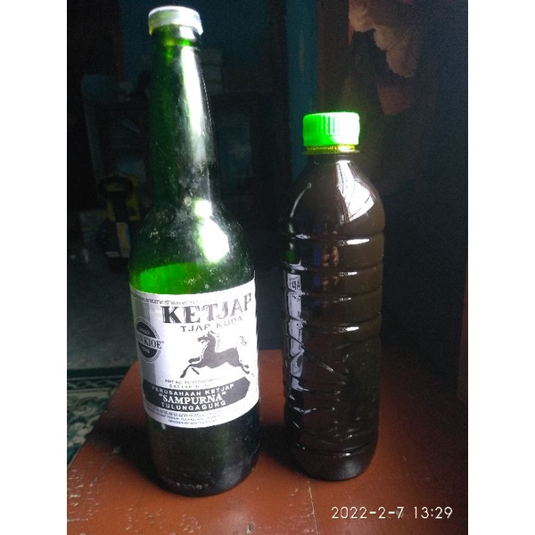 

kecap manis kecap kuda Han kioe (ganti botol plastik isi sekitar 600 ml)