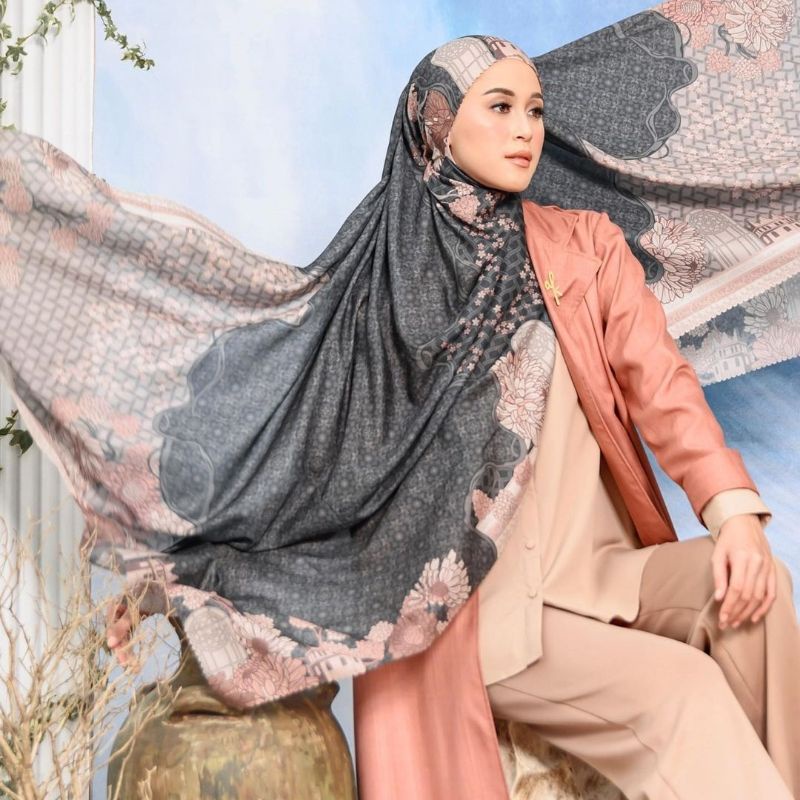 READY Buton Scarf in NOIR Wearing Klamby