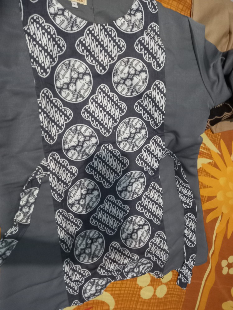 Atasan Batik Wanita Garteng Grey Resleting Belakang 6633