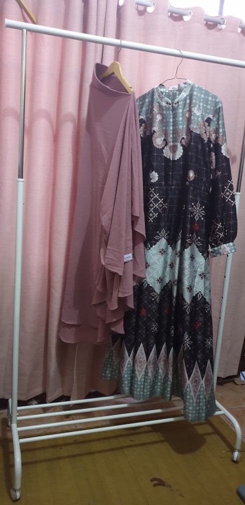 Ikea Rigga Rak Pakaian Putih