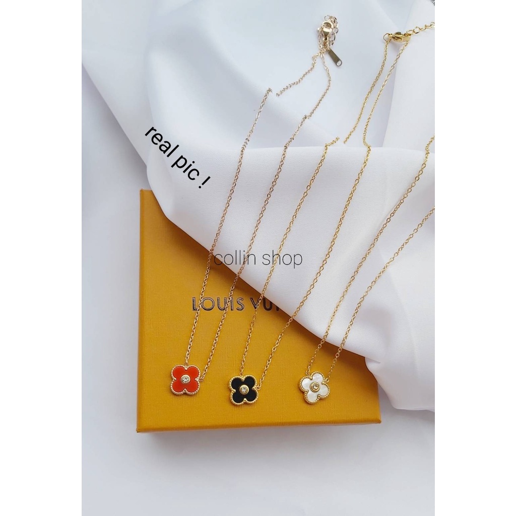 kalung liontin bunga clover diamond anti karat