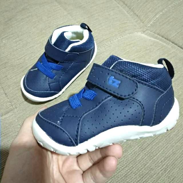 Sepatu anak bayi laki-laki oshkosh toezone