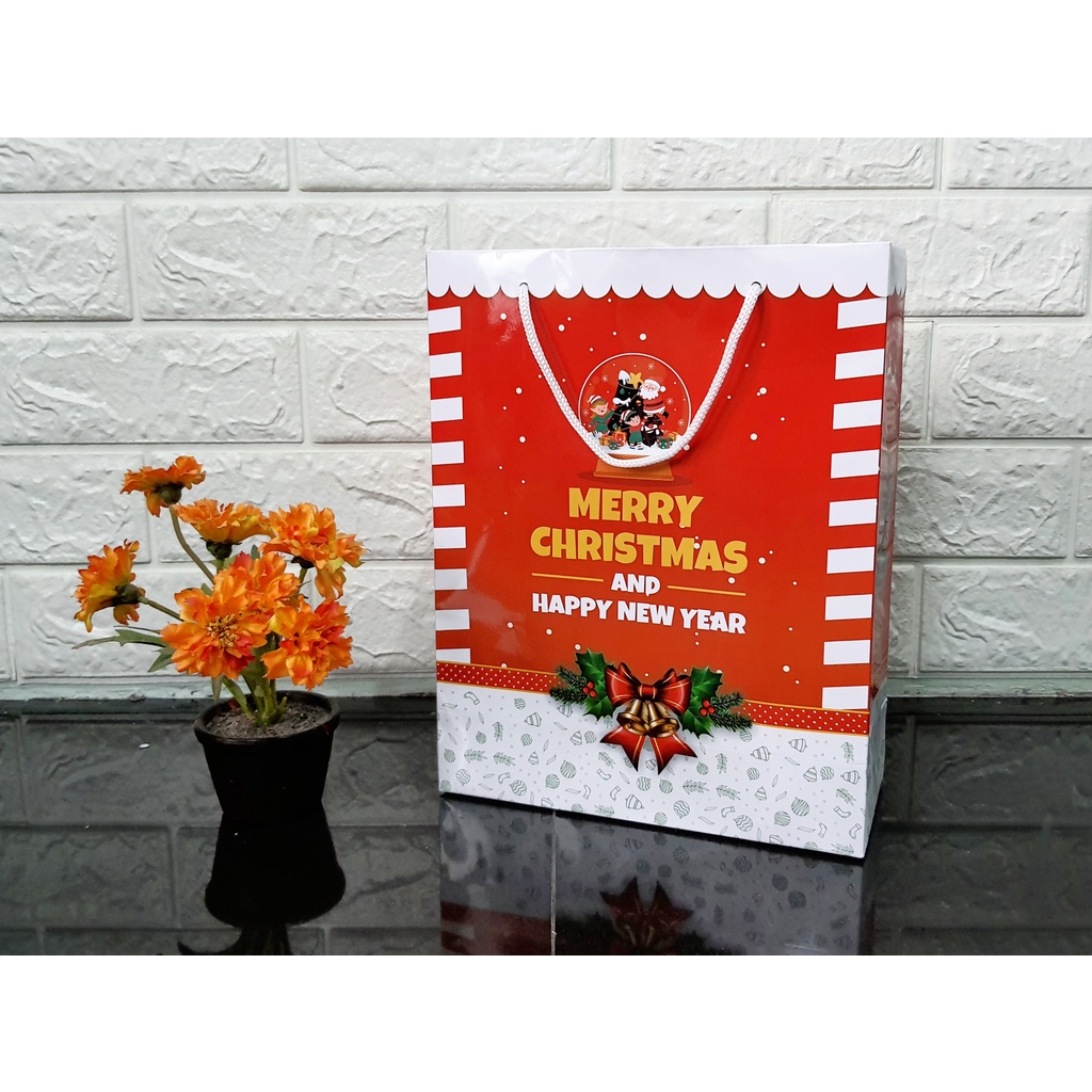 

Paperbag Natal / Christmas & New Year Uk. 22 x 28 x 9 cm