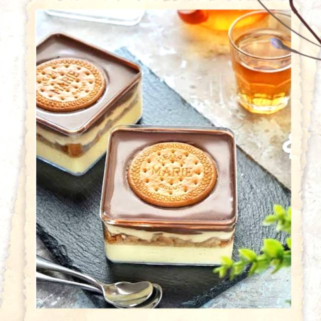 

DESSERT BOX 28.000 ukuran 300ml