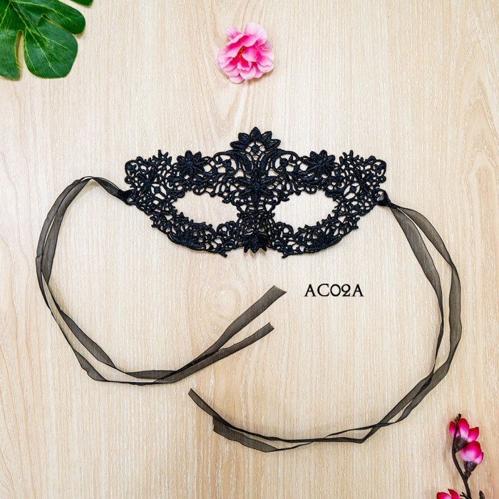 

AKSESORIS TOPENG RENDA LACE SEXY PESTA PARTY HALLOWEN MASK HITAM AC02B KUALITAS IMPORT !!