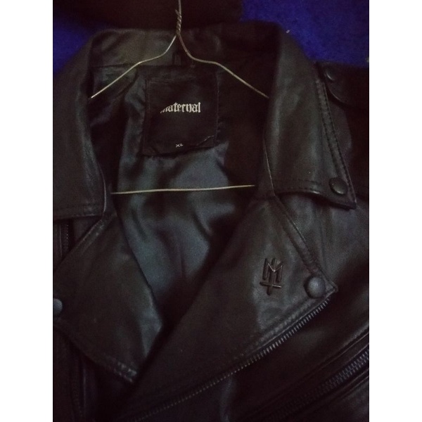 jaket kulit maternal