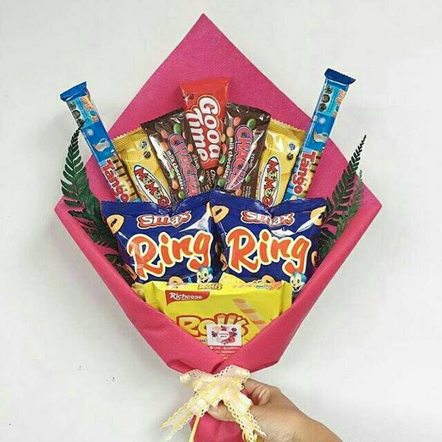 

Bouquet Snack Kain Warna Pink Fanta (snack random)