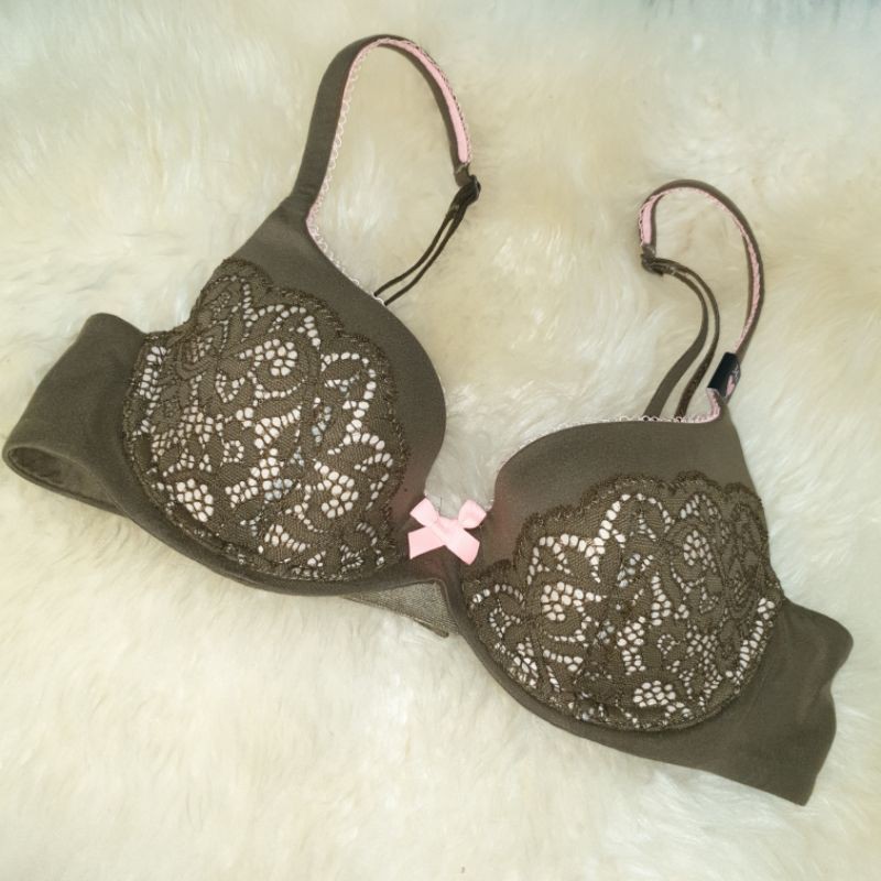 Victoria's Secret Bra (Size 34A)