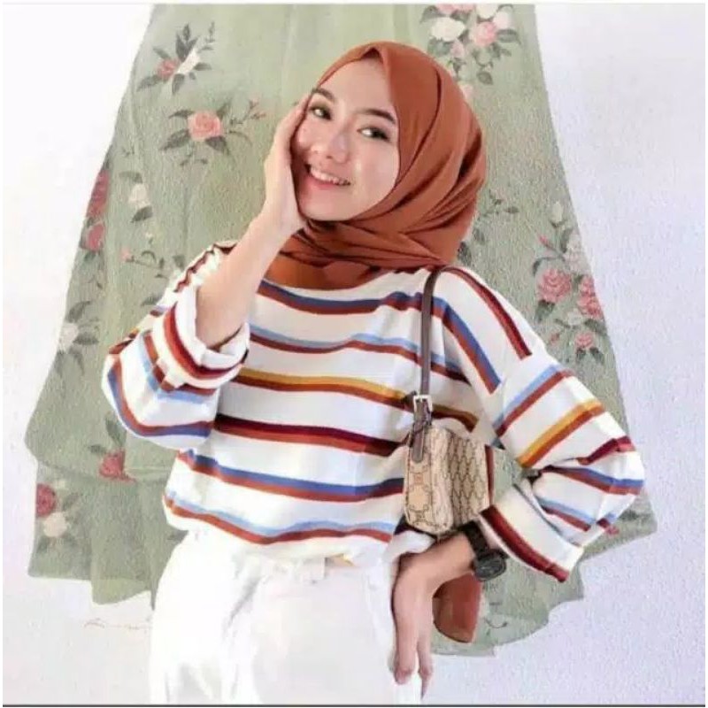 Sweater Oclo rajut ala stradiv