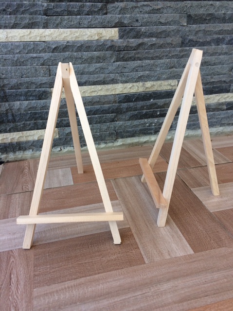 Standing Frame 35X20 Standing Pigura Tripod Kayu Pigura Frame Foto Sandaran Table Hp