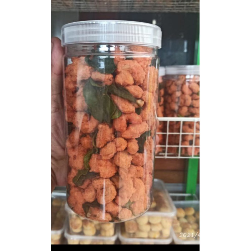

kacang mede