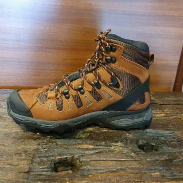 Sepatu Gunung Pria Rei Valiant