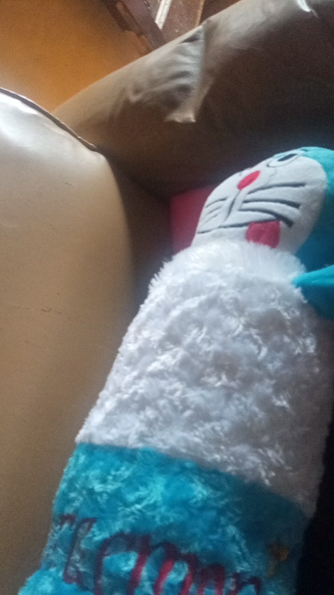 Boneka Guling Bulu  Karakter Tinggi 75cm