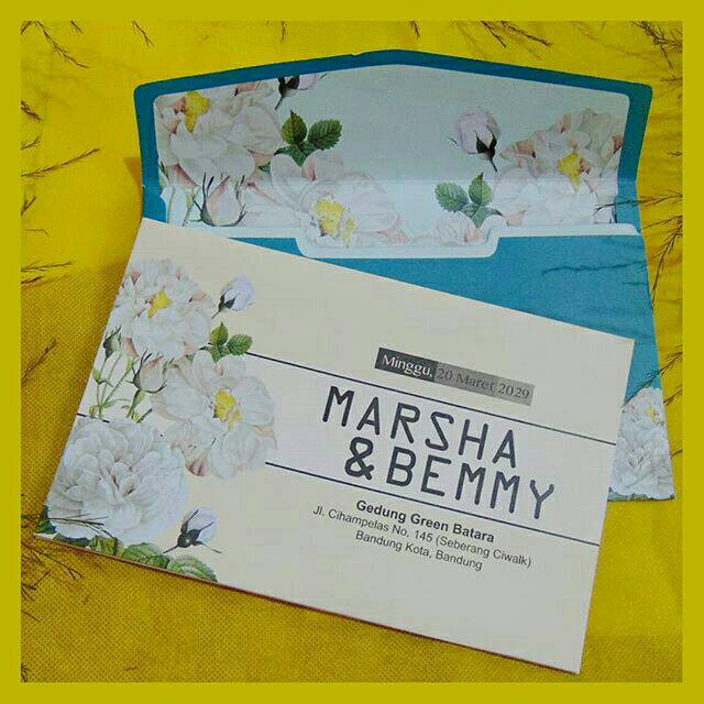 

Kode : MAGE undangan softcover + amplop ecer / satuan minimal 15 pcs