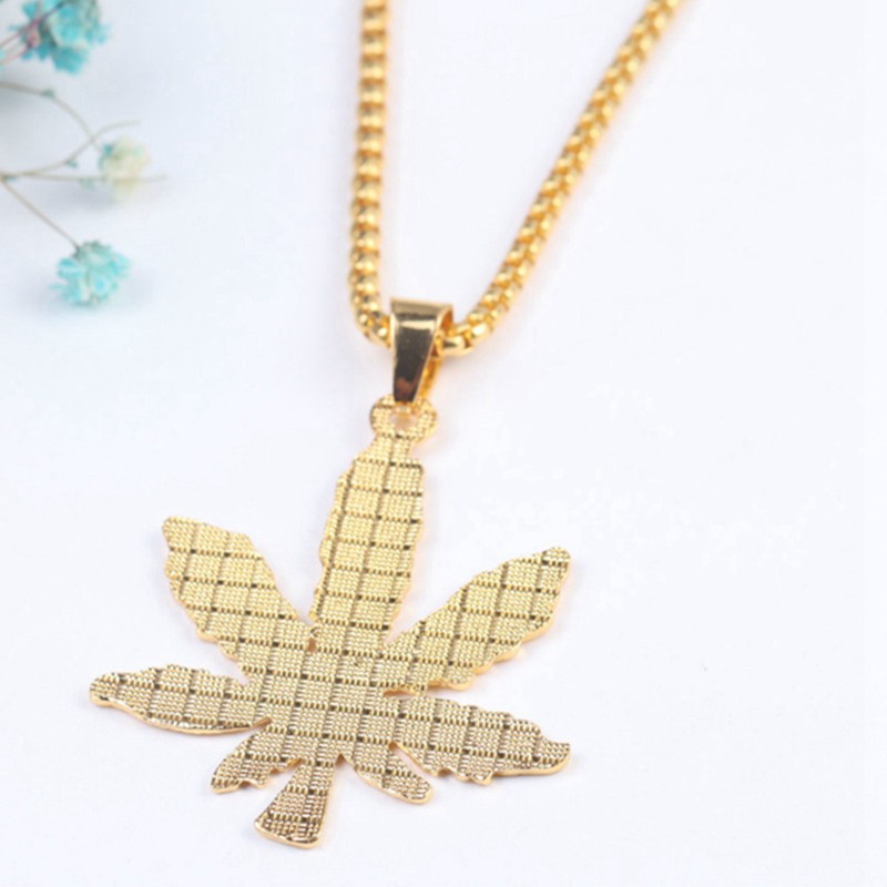 18K Gold Plated Necklace Weed Marijuana Leaf Pot Diamond Pendant Necklace