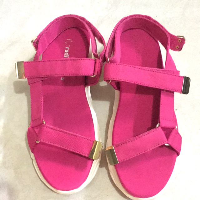 Sepatu stradivarius (PL) size 38