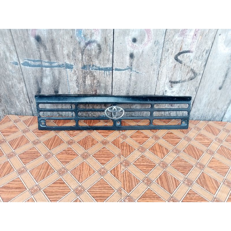 Grill toyota kijang super kijang lama 1990 original copotan