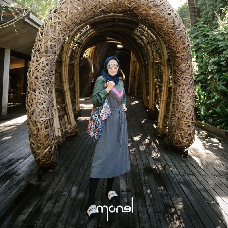 VII MIDI DRESS BY MONEL