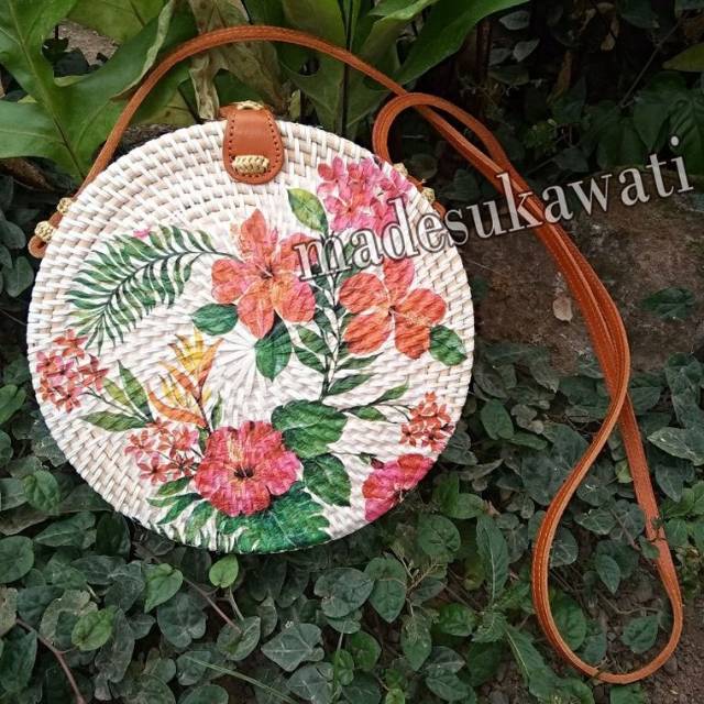 tas selempang rotan rattan lukis bali diameter 20cm