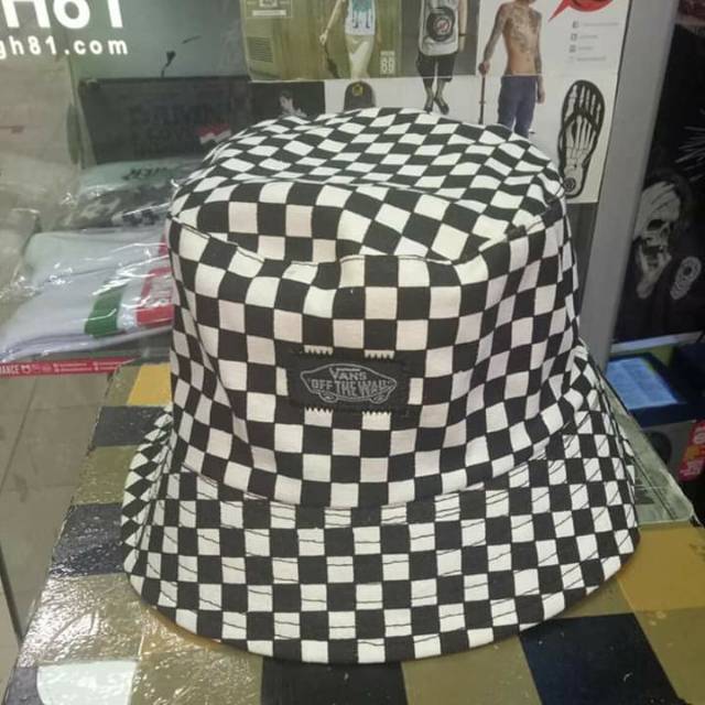 Topi bucket catur