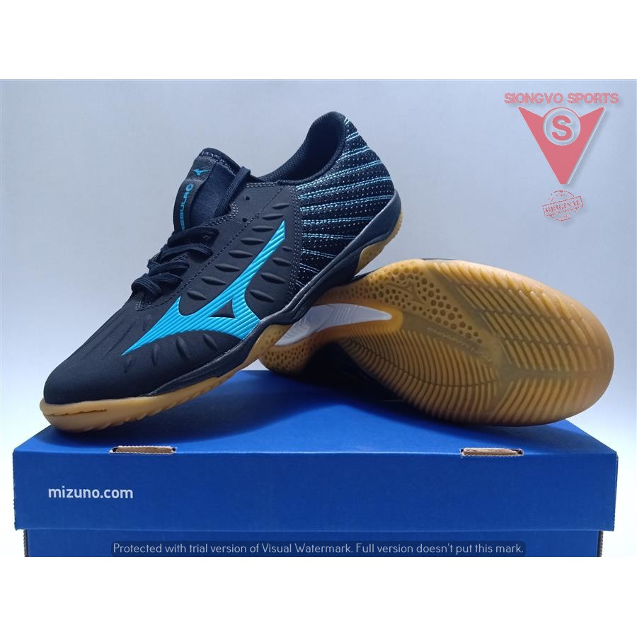 mizuno futsal boots