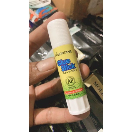

Montana GLUE STICK /pcs