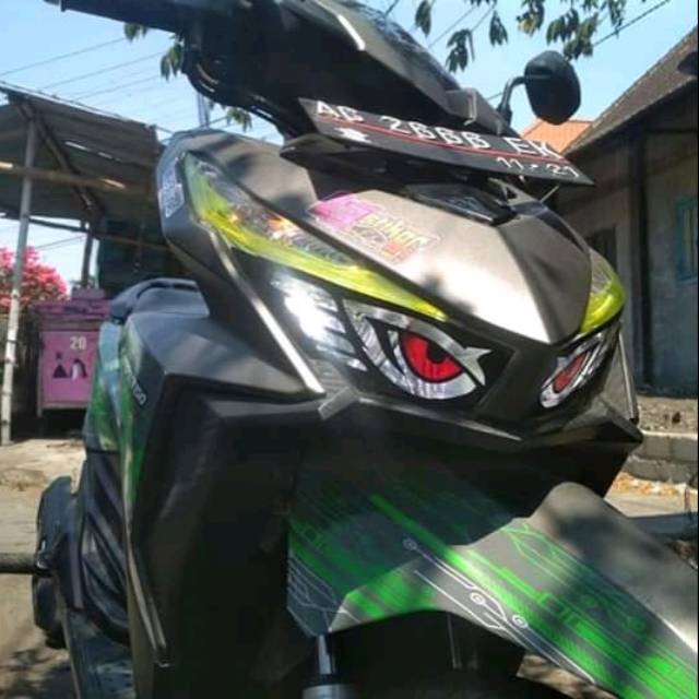Stiker mata elang