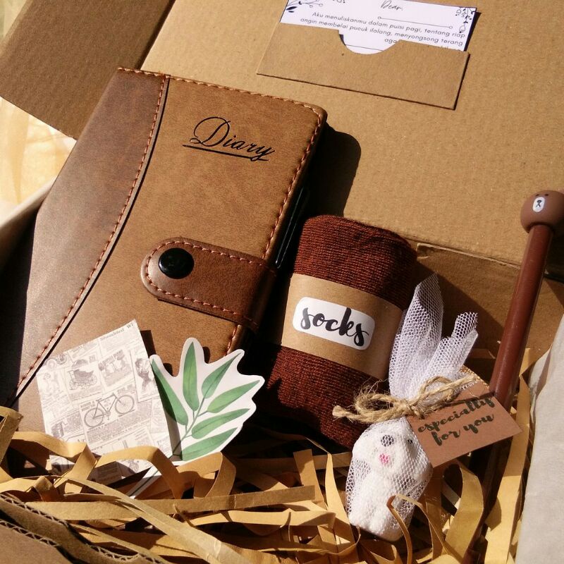 

GIFT BOX STATIONARY STARTERPACK | Birthday Gift/Graduation Gift/ Anniversary Gift