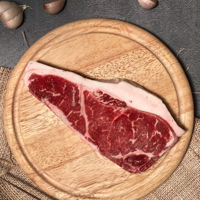 

US PRIME SIRLOIN - US STRIPLOIN BEEF STEAK - 200 Gram