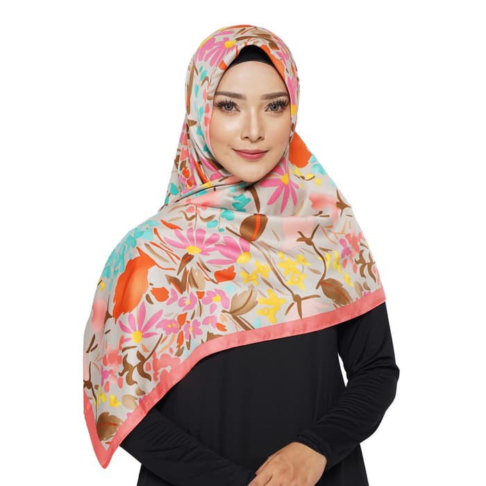 HIJAB SEGI EMPAT MOTIF ELZATTA | KAILA LAKALILA