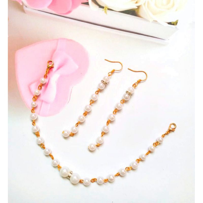 (BISA COD) set konektor masker + anting hijab mutiara putih