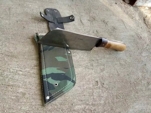 Perkakas Golok cacah tulang Fulltang Sarung kalep motif Army