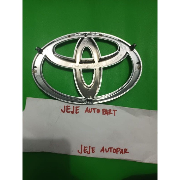 emblem logo toyota bemper grill depan innova reborn HILUX part no 75311-ok140  ukuran 17cm original