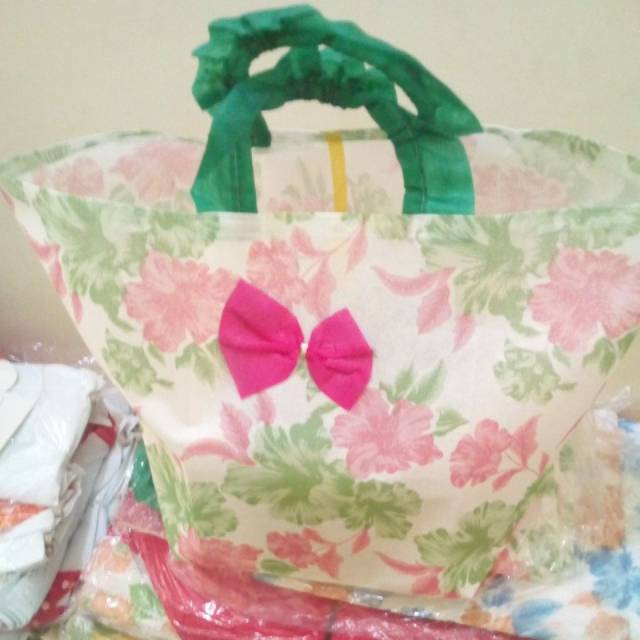 

Tas hajatan motif kembang uk 22