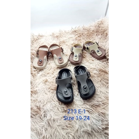 Sandal anank laki-laki size 19-24 (213 E-1)