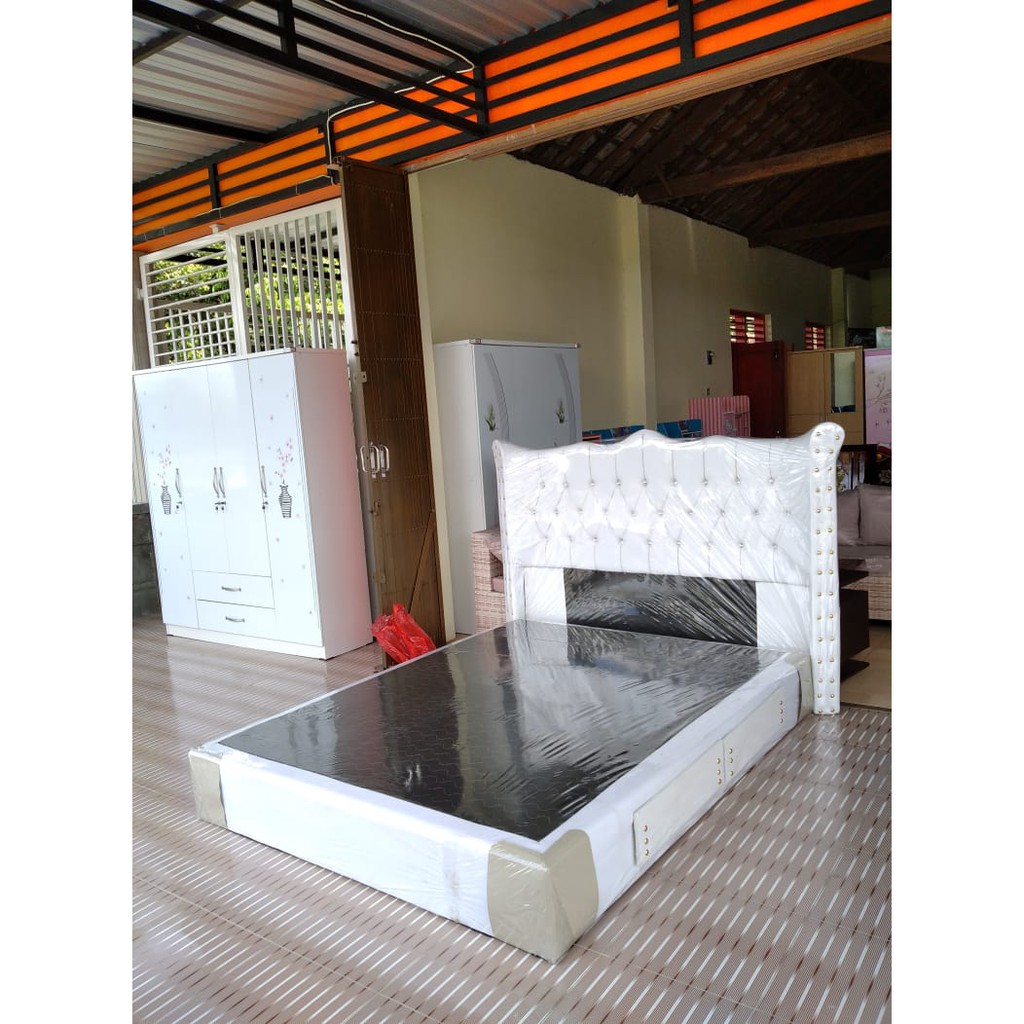 Dipan  Sandaran Springbed Matras Bedset Royale ukuran 160x200 (tanpa matras)