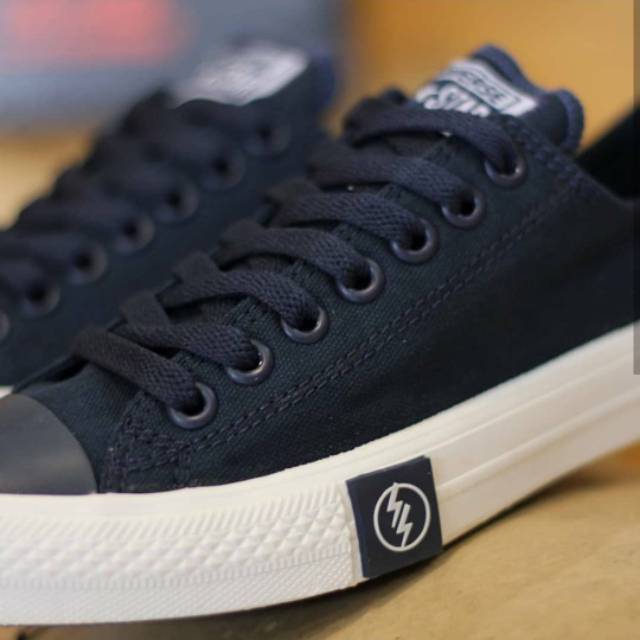 Sepatu Converse CT PRO UNDEFEADTED BLACK HITAM PUTIH SEKOLAH KULIAH KERJA SANTAI KADO PRIA WANITA