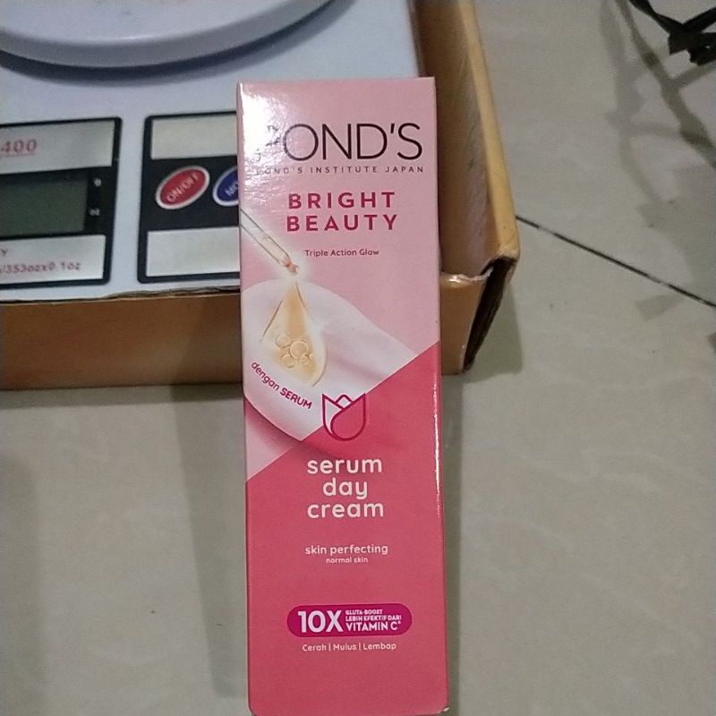 ponds serum day cream 20gr per pcs.