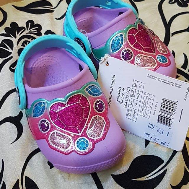 SANDAL SEPATU CROCS 100% ORIGINAL PURPLE HEART