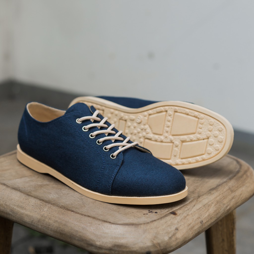 ELVRA Footwear - Sepatu Pria Sepatu Sneakers Sepatu Kasual Casual Sepatu Kanvas Canvas - Costa Navy Cream