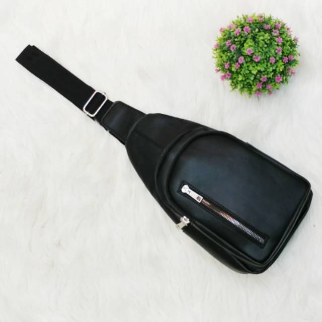 TAS SELEMPANG PRIA KULIT PREMIUM HITAM SLING BAG TAS DADA BAHU FASHION COWOK KOREA KEREN MURAH