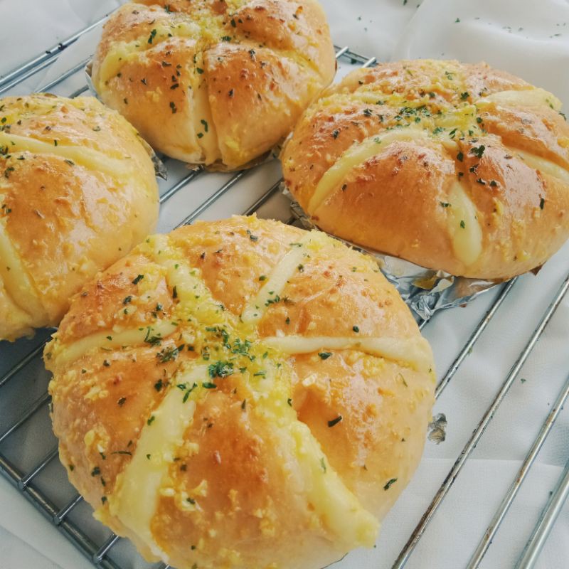 

(1 pcs) Korean Garlic Cheese Bread Original
