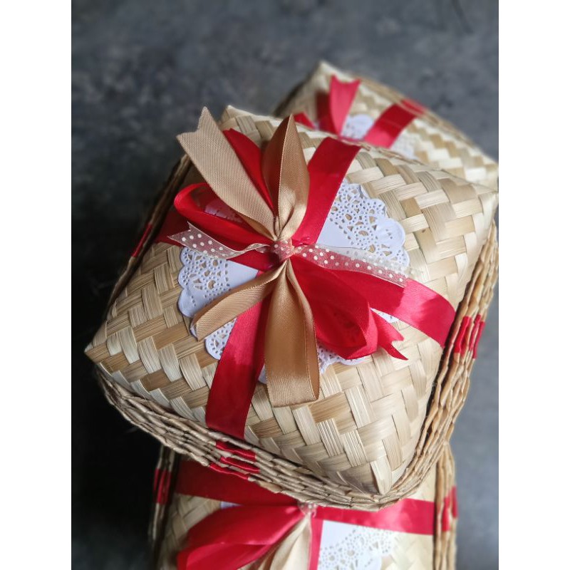 

Besek 20 cm sepasang + lengkap dengan pita kertas
