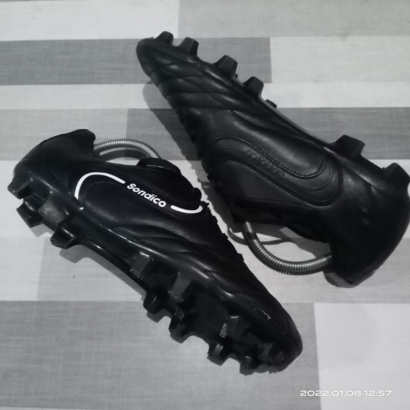 Sepatu Bola Bekas Second Original