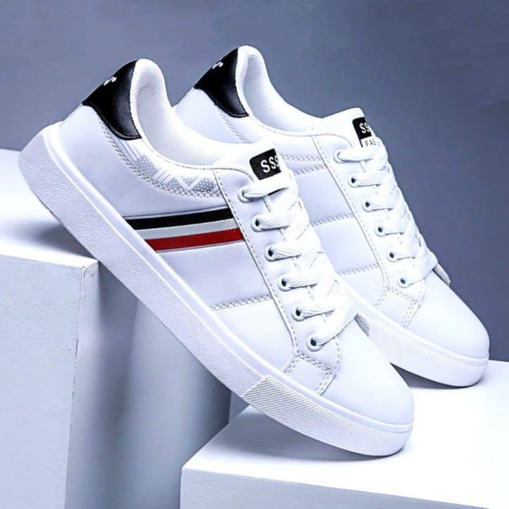 Sepatu impor sepatu sneakers adinova / sepatu badminton