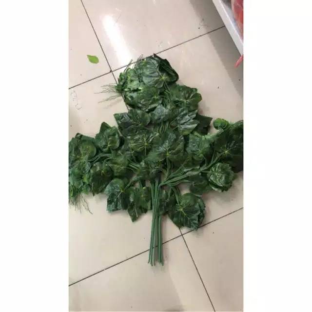 Daun Anggur Hijau/ 1 lusin Daun Anggur Dekorasi/ Daun anggur artificial