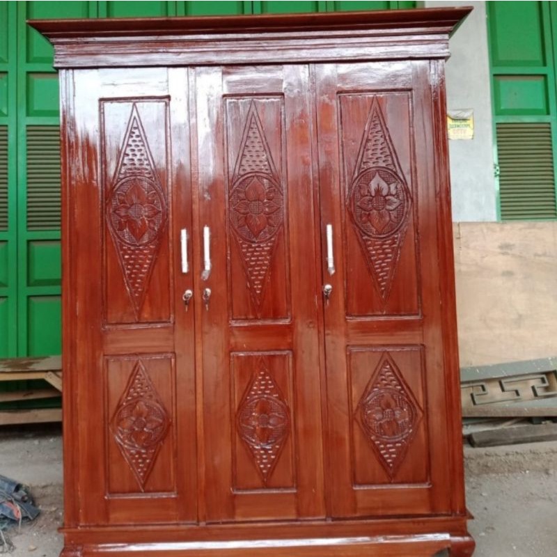 LEMARI JATI 3 PINTU 1 GANTUNG 2 AMBALAN LEMARI BAJU LEMARI PAKAIAN LEMARI KAYU JATI