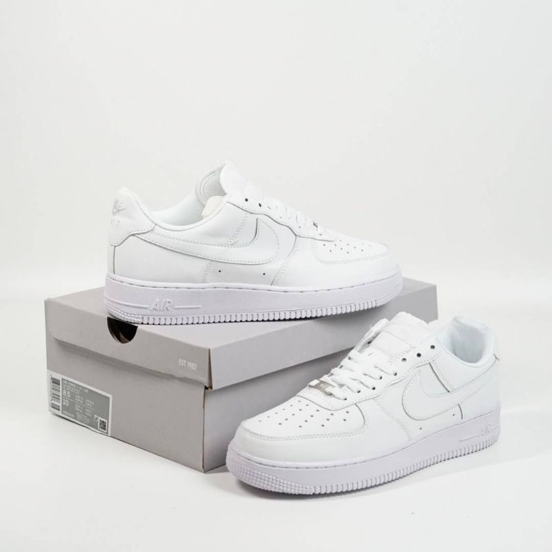 NIKE AIR FORCE 1 ALL WHITE BNIB
