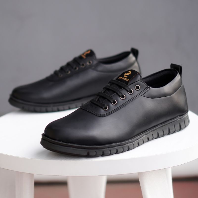 WOLF x JOHN SMITH Monday Oxford Full Black Sepatu Pantofel Pria Kasual Kerja Kuliah Kondangan Trendy