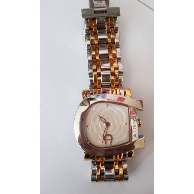 Preloved jam tangan Aigner authentic seri Genua Due A 31600 warna Silver Gold.